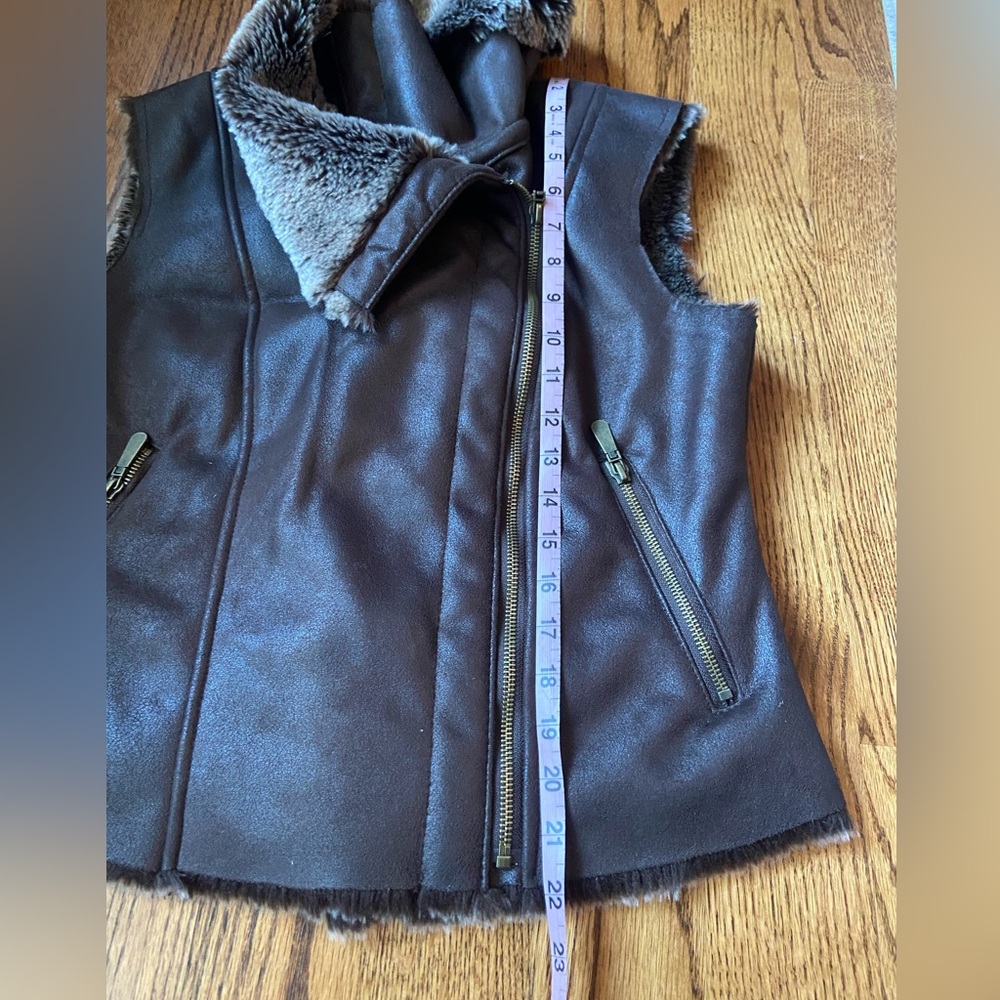 Vince Camuto faux fur shearling vest, women’s Small - Picture 4 of 8